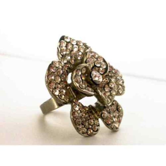 Big Silver Tone White Rhinestone Flower Ring , Size 5 1/2 - Picture 3 of 5